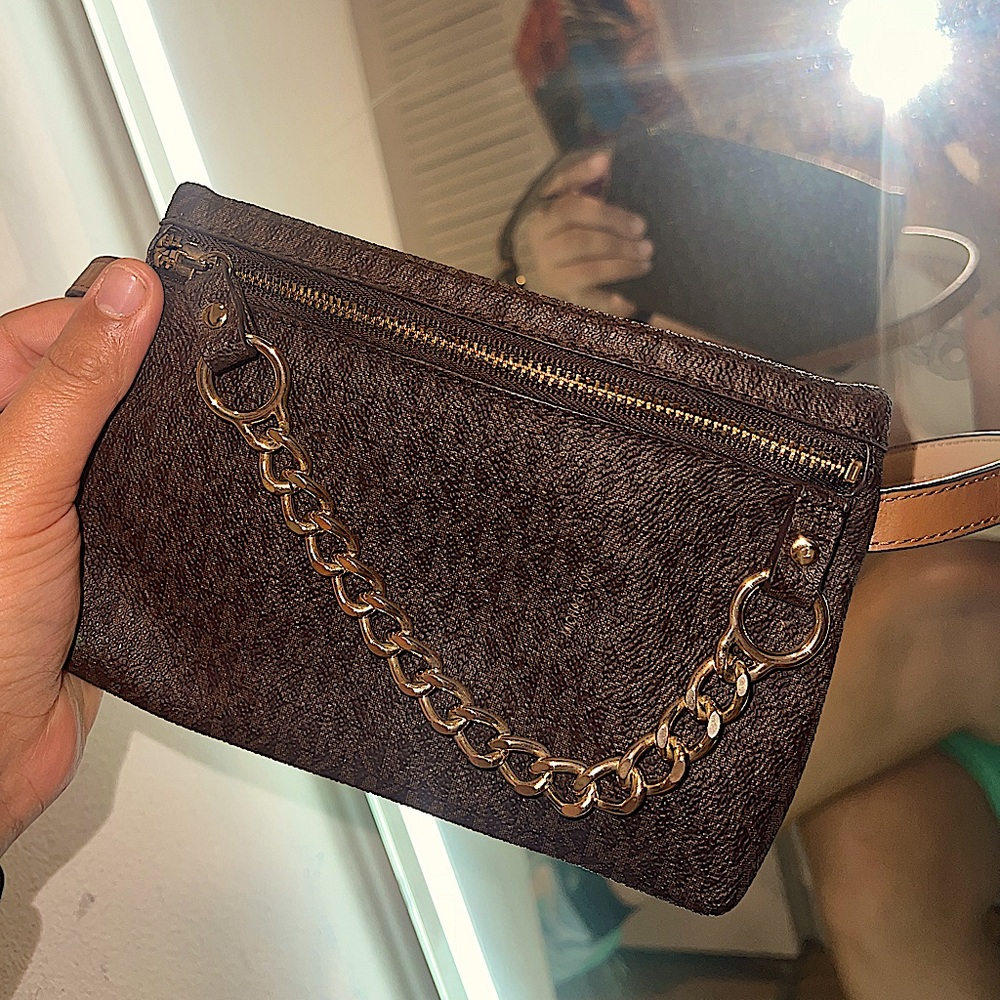 Michael Kors Signature Logo Chain Fanny Pack